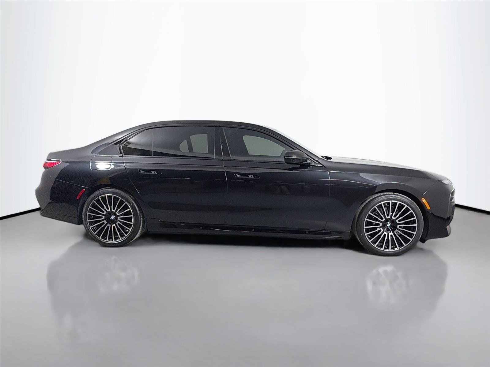 New 2026 Black Sapphire Metallic BMW xDrive60 image 7