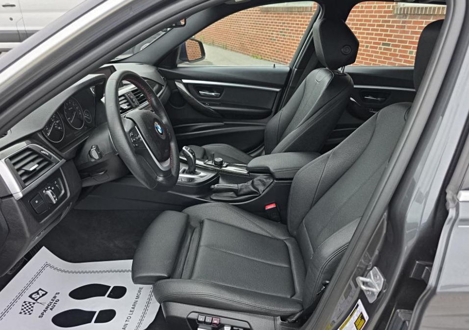 Used 2019 Gray BMW 330i xDrive image 12