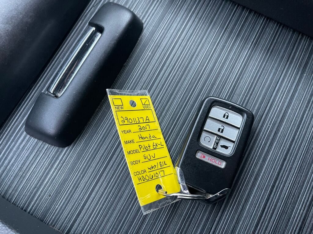 Certified Used 2017  Honda EX-L image 4