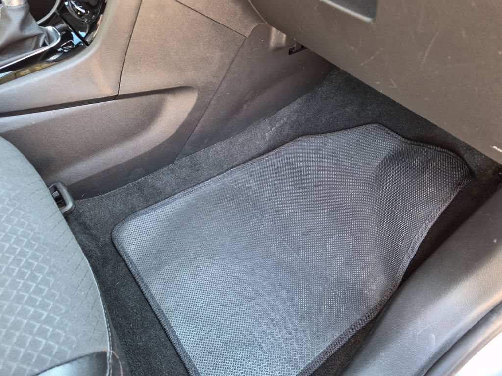 Used 2020 Includes (MDP) Anthracite lower exterior accent color, Paint code W598F. Buick Preferred image 39