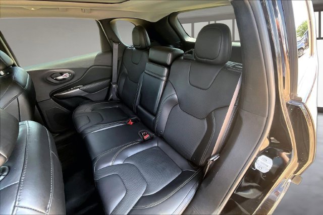 Used 2019 Black Jeep Limited image 27