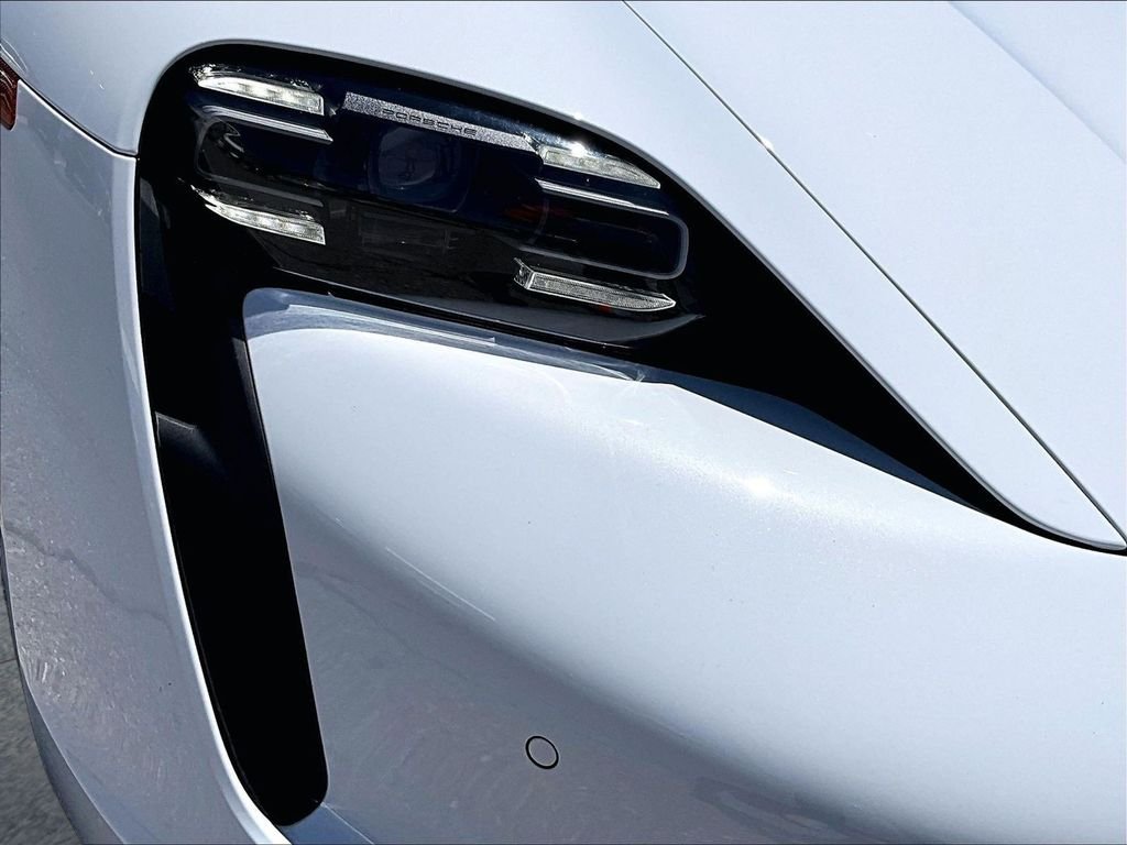 Used 2023 White Porsche  image 12