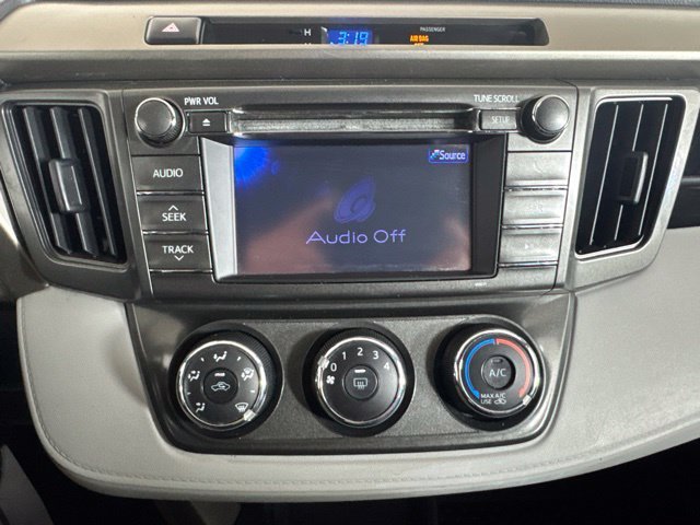 Used 2013 Green Toyota LE image 14