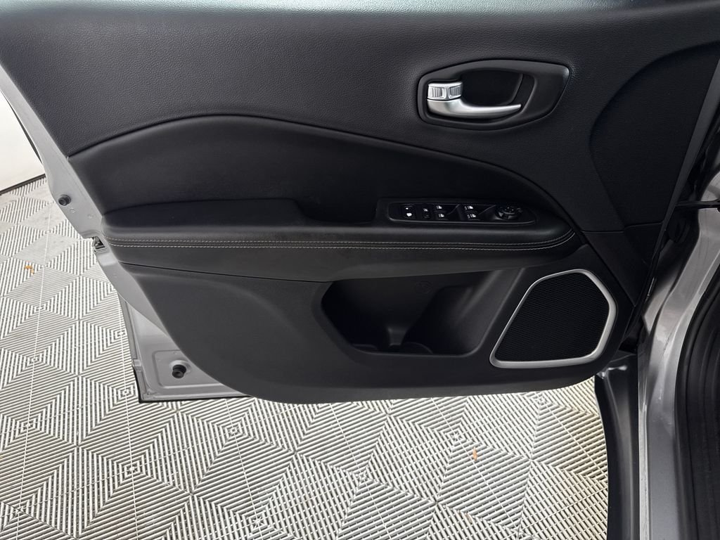 2018 Jeep Compass Latitude - Photo 10