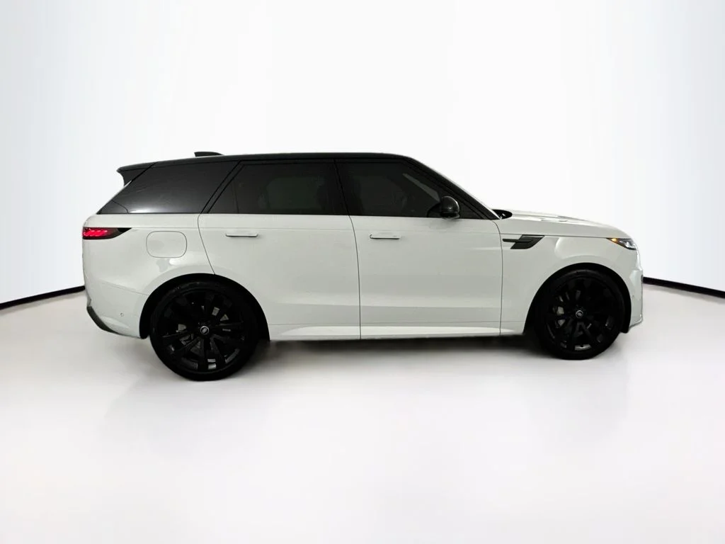 Certified Used 2025 White Land Rover Dynamic SE image 4