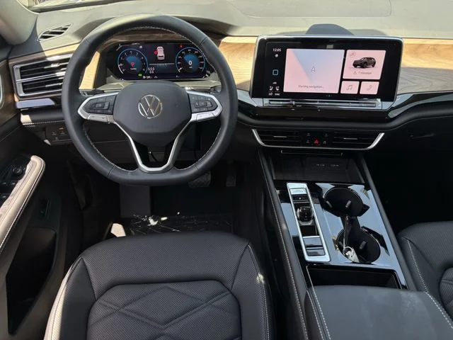 New 2026 Silver Volkswagen 2.0T SE w/Technology image 9