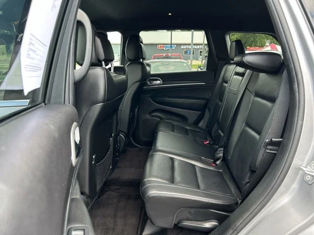 Used 2018 Silver Jeep Limited image 18