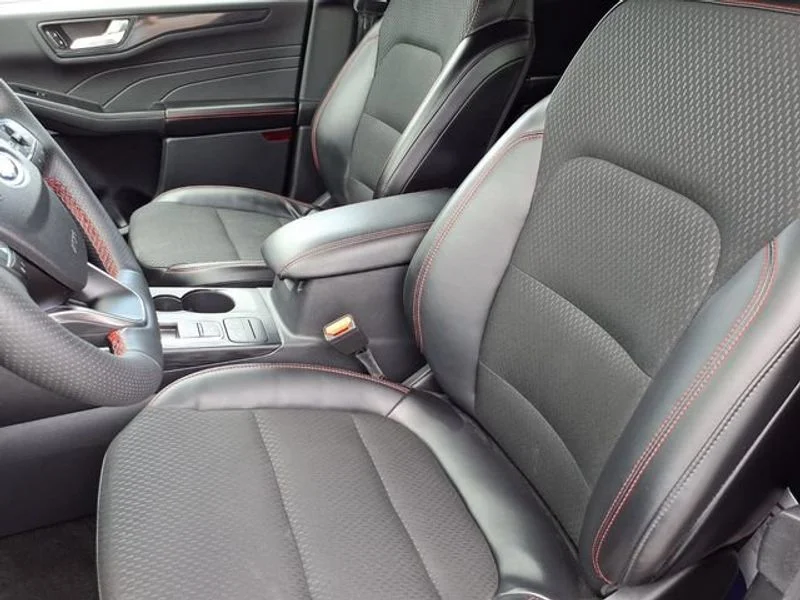 Used 2025 Gray Ford ST-Line Select image 2