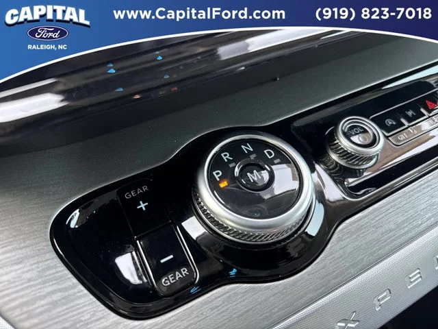 Used 2025 Black Ford Platinum image 31
