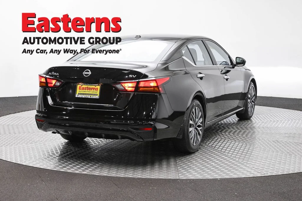 Used 2024 Black Nissan 2.5 SV image 5