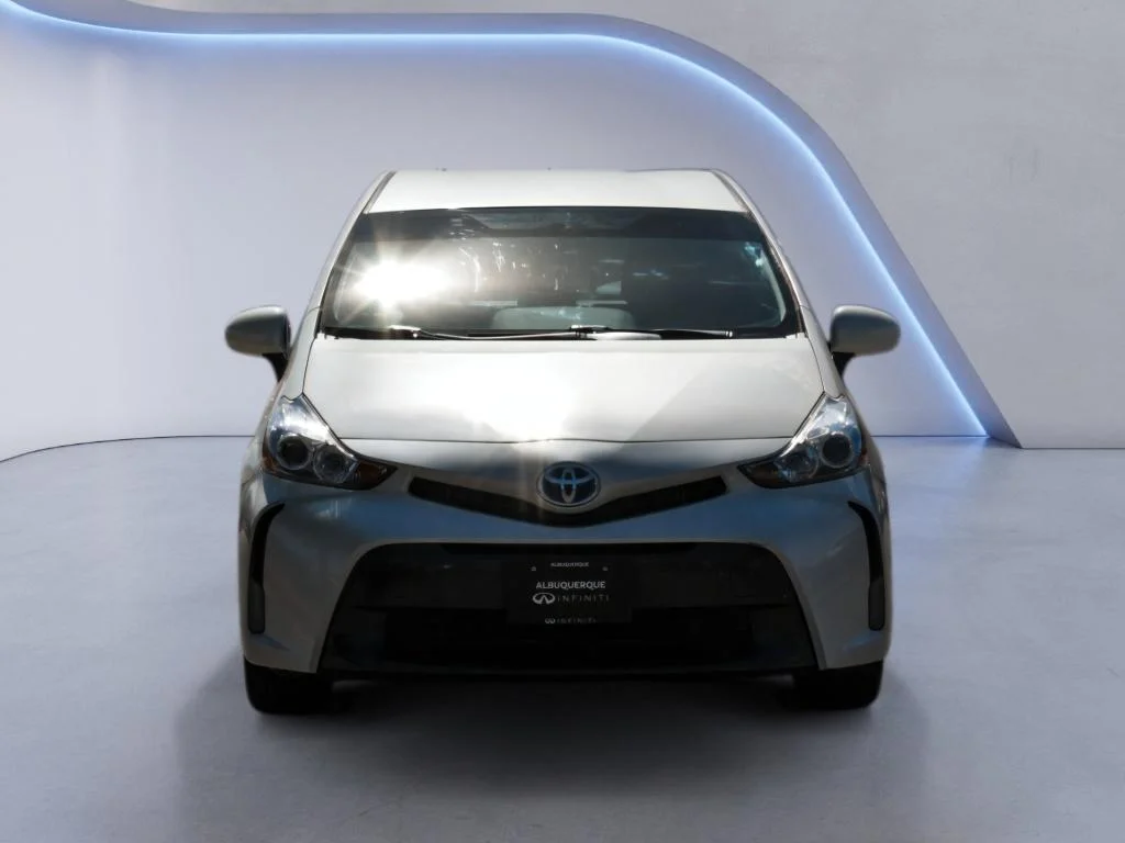 Used 2017 Blizzard Pearl Toyota Three image 2