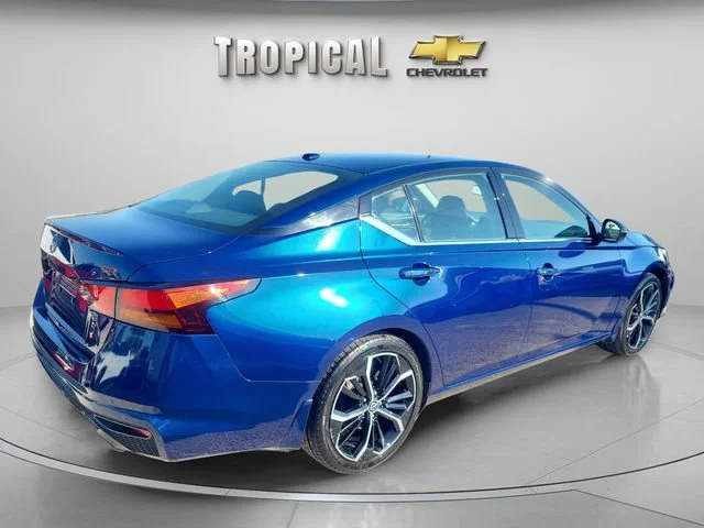 Used 2024 Blue Nissan 2.5 SR image 5