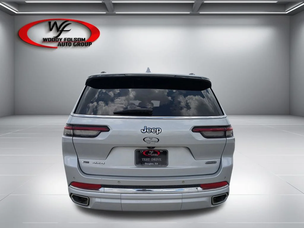 Used 2021 Silver Jeep Overland image 4