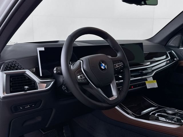 Used 2026 White Metallic BMW xDrive40i image 9