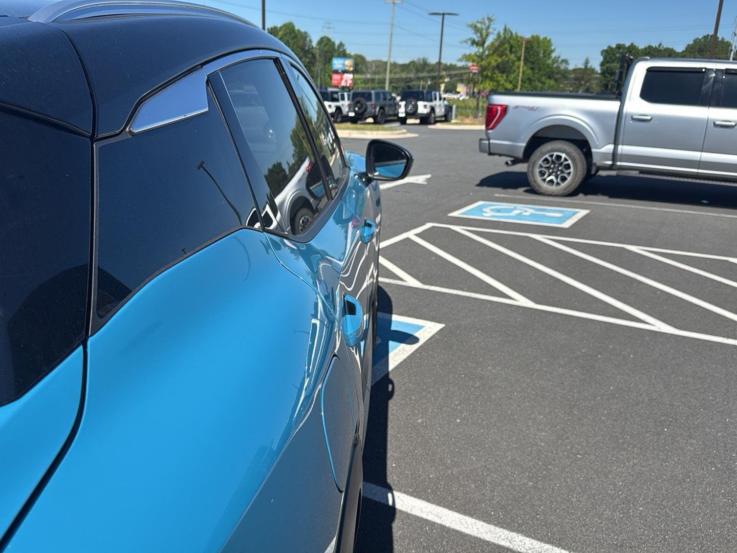 Used 2025 Arctic Ice Blue Metallic/Super Black Nissan SR image 10