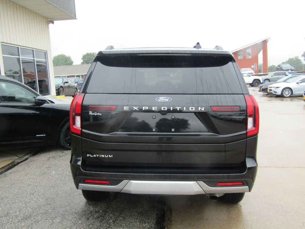 Used 2025 Black Ford Platinum image 4