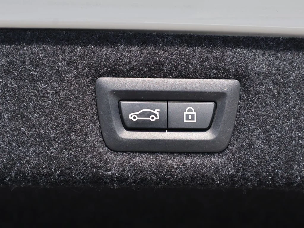 Used 2023 Alpine White BMW Base image 18