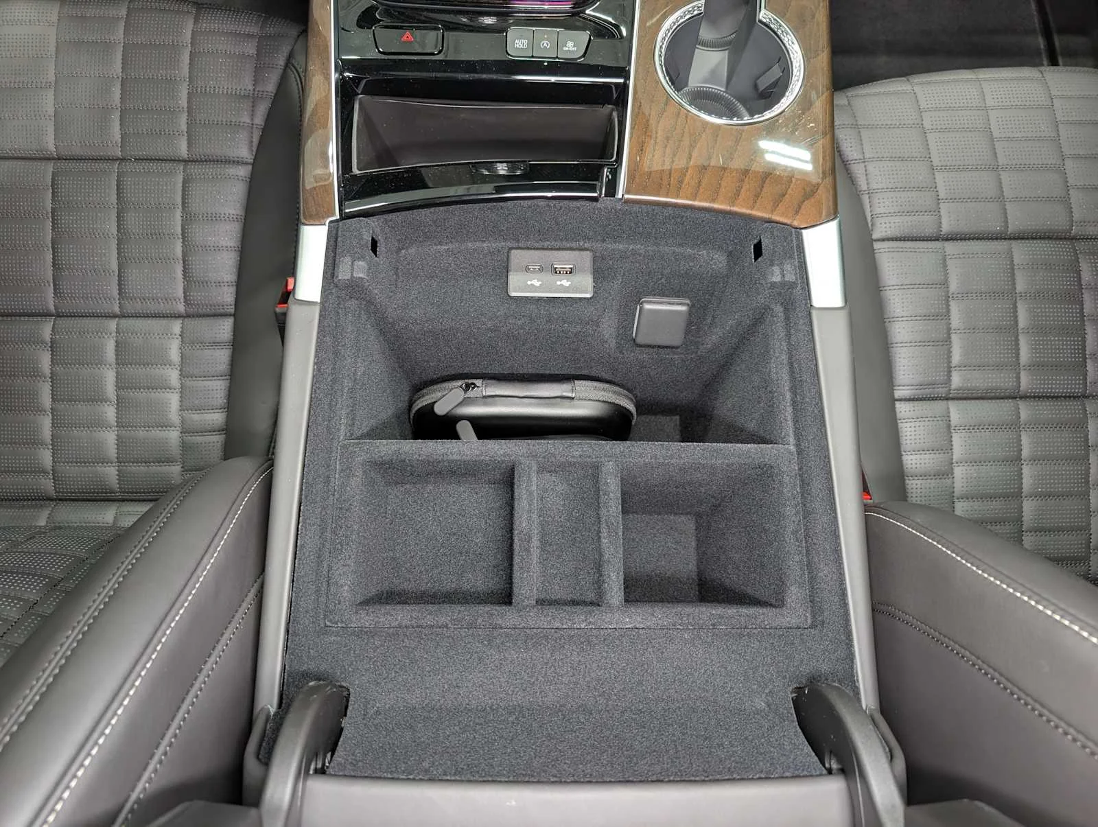 New 2027 Vibrant White Tricoat Cadillac Platinum Luxury image 14