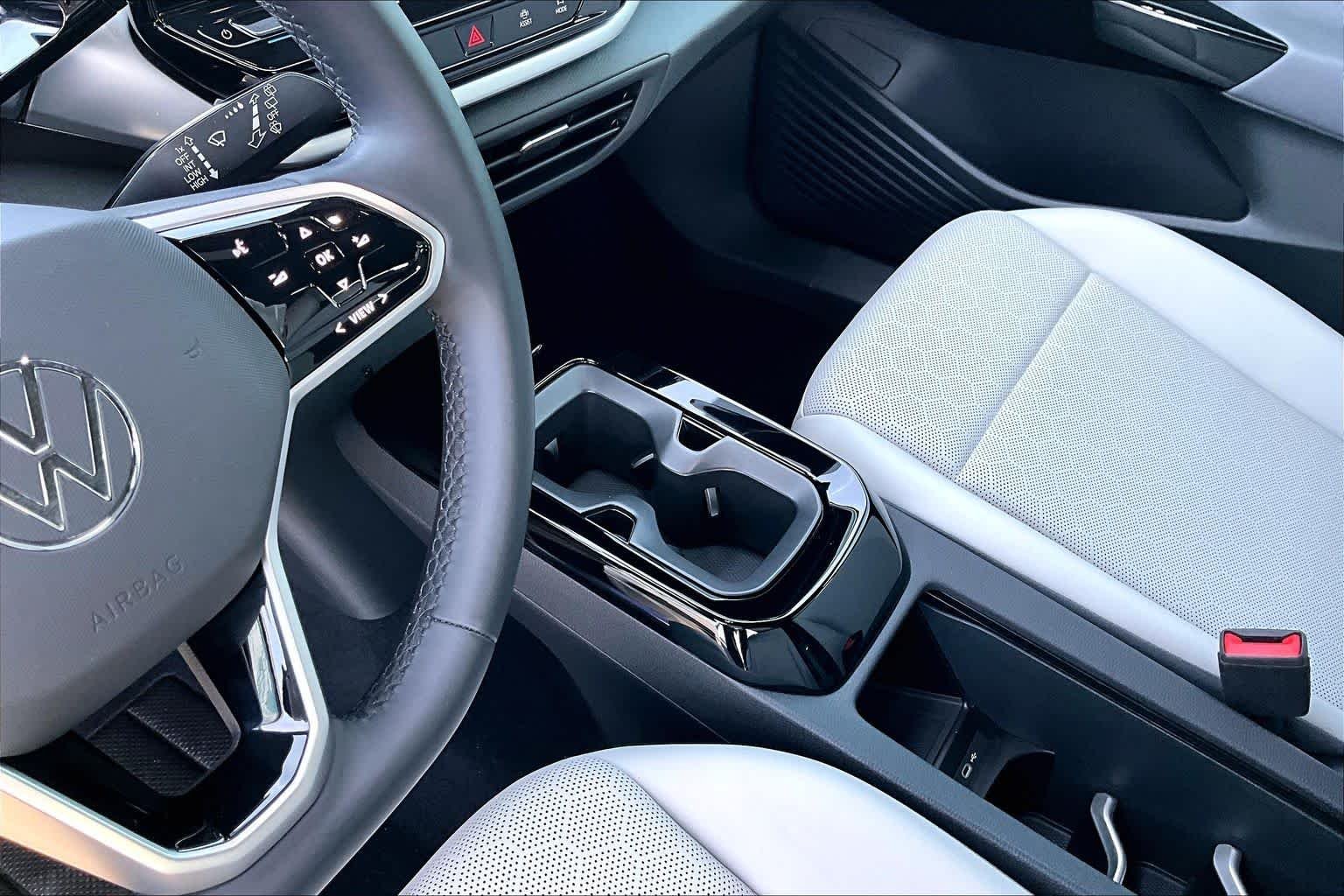 Used 2022 Dusk Blue Metallic/Black Roof Volkswagen Pro S image 14