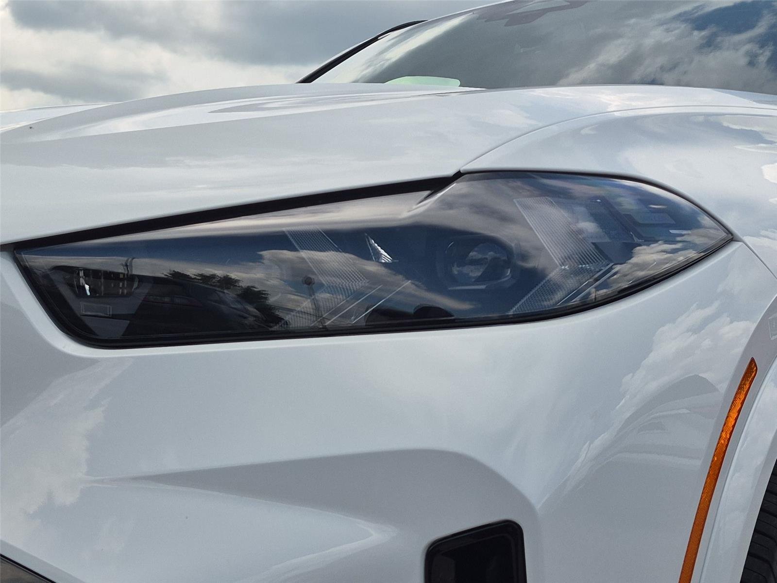 New 2026 Alpine White BMW xDrive50e image 9