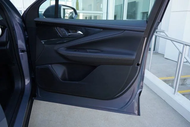 2025 Chevrolet Equinox EV LT - Photo 15