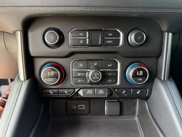 Used 2021 Midnight Blue Metallic Chevrolet Z71 image 19