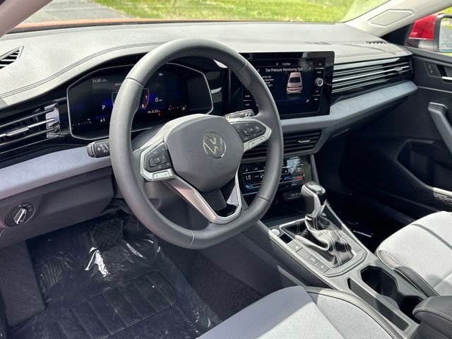 New 2026 Kings Red Metallic Volkswagen 1.5T SE image 32
