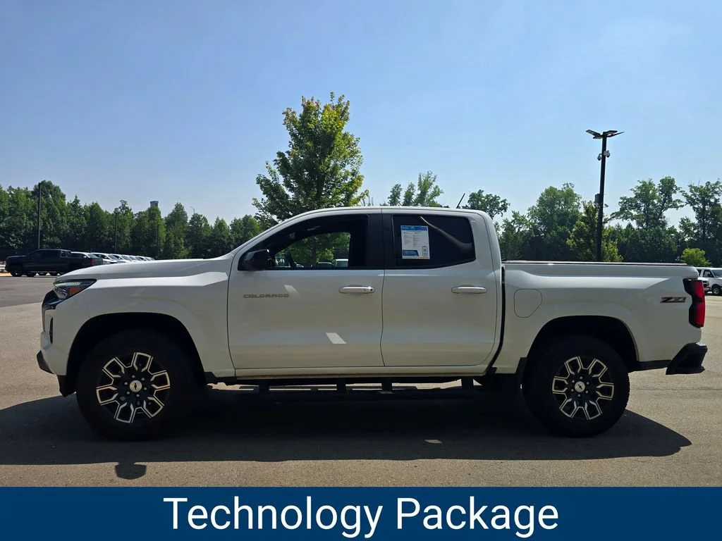 Used 2023 Summit White Chevrolet Z71 image 5