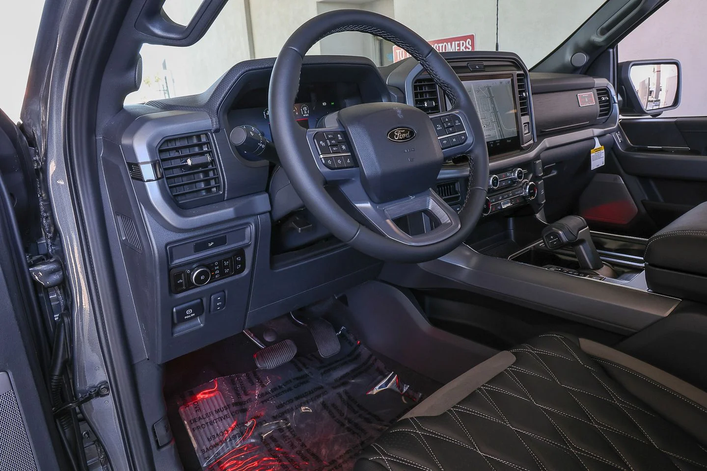 New 2026 Carbonized Gray Metallic Ford XLT image 16