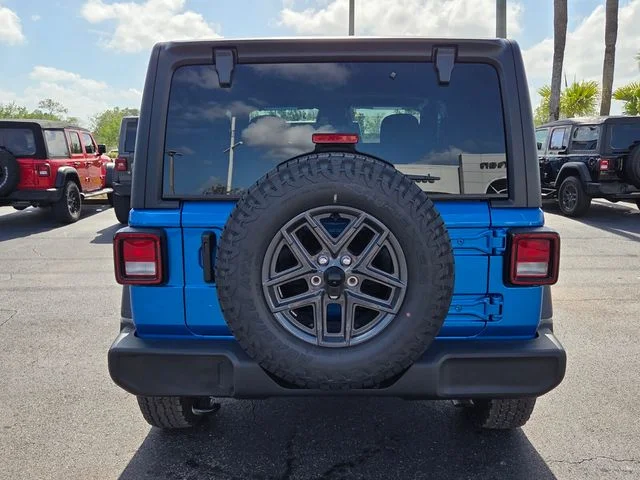 New 2026 Hydro Blue Pearl-Coat Exterior Paint Jeep Sport S image 6