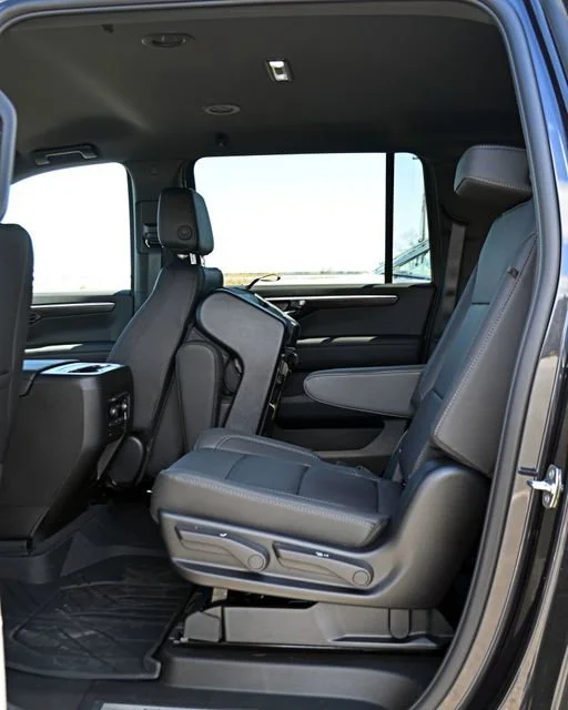 2026 Chevrolet Suburban LT - Photo 19