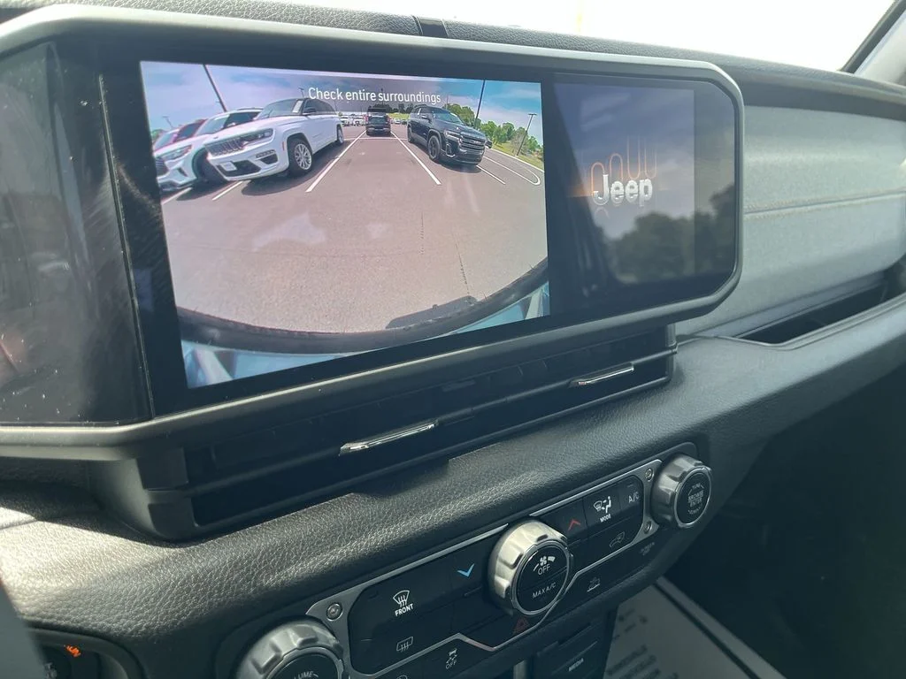 Used 2024 Black Jeep Sport S image 17