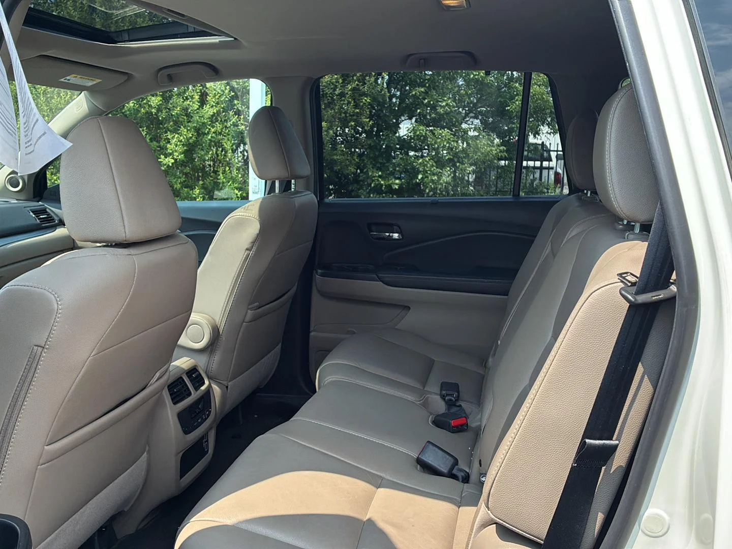 Used 2019 White Diamond Pearl Honda EX-L image 13