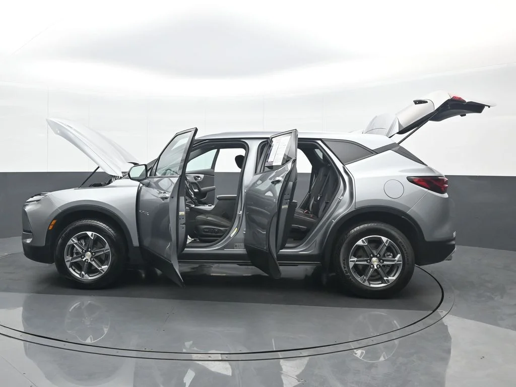 Used 2025 Gray Chevrolet LT image 37
