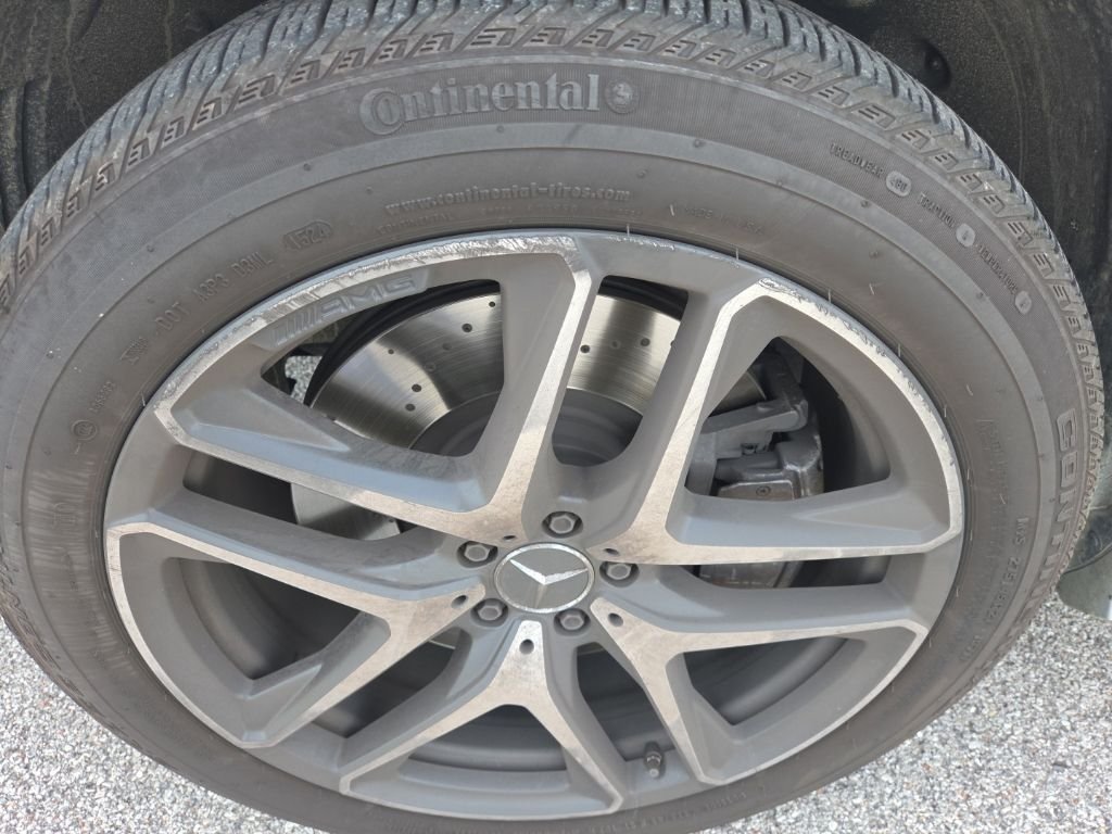 Certified Used 2024 MANUFAKTUR Alpine Gray Mercedes-Benz GLE 53 AMG® image 4