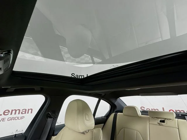 New 2026 White BMW 330i xDrive image 22