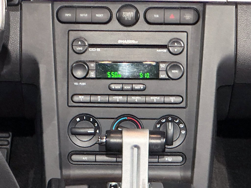 Used 2005 Black Ford  image 44