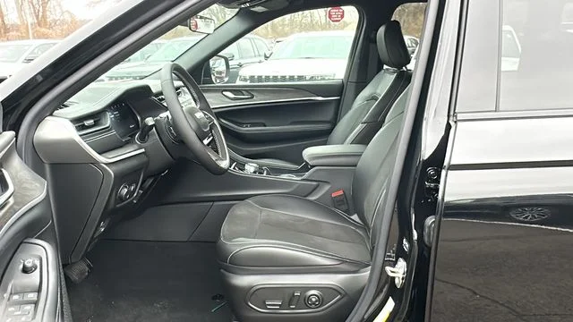 2026 Jeep Grand Cherokee Laredo - Photo 9