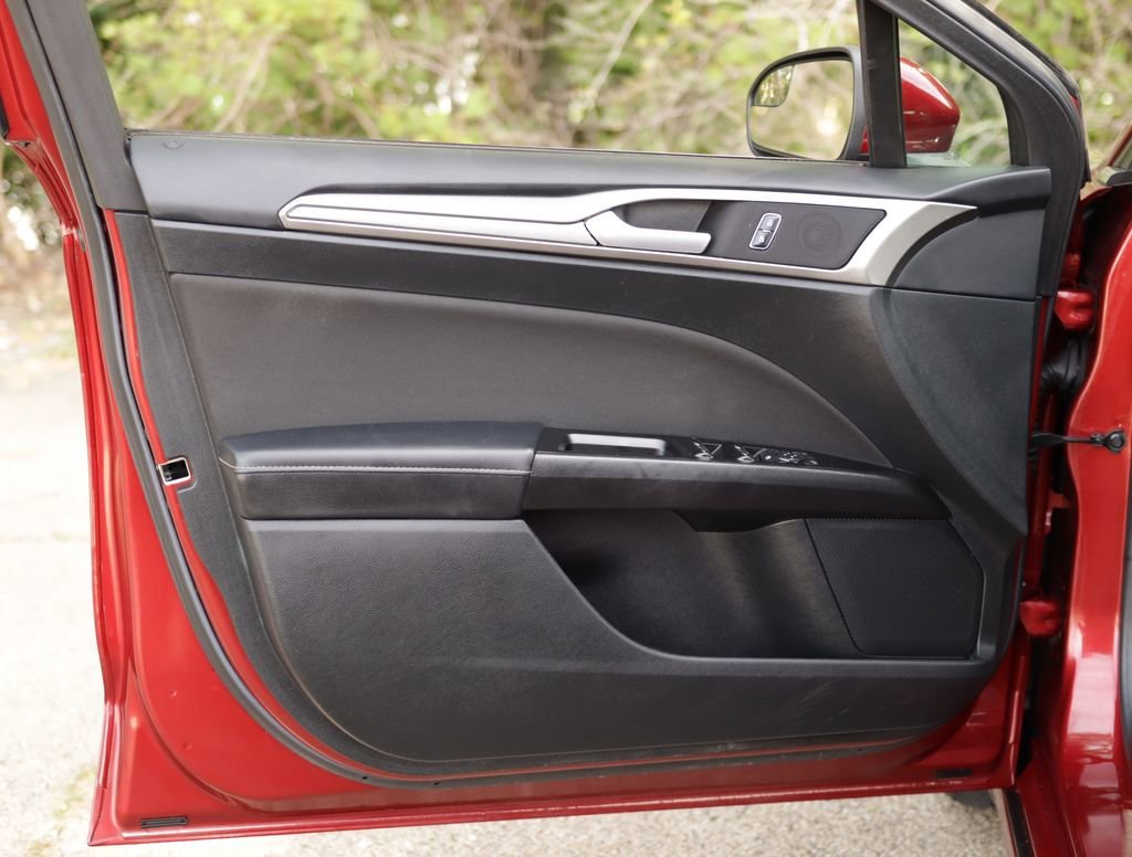 Used 2017 Red Ford SE image 20