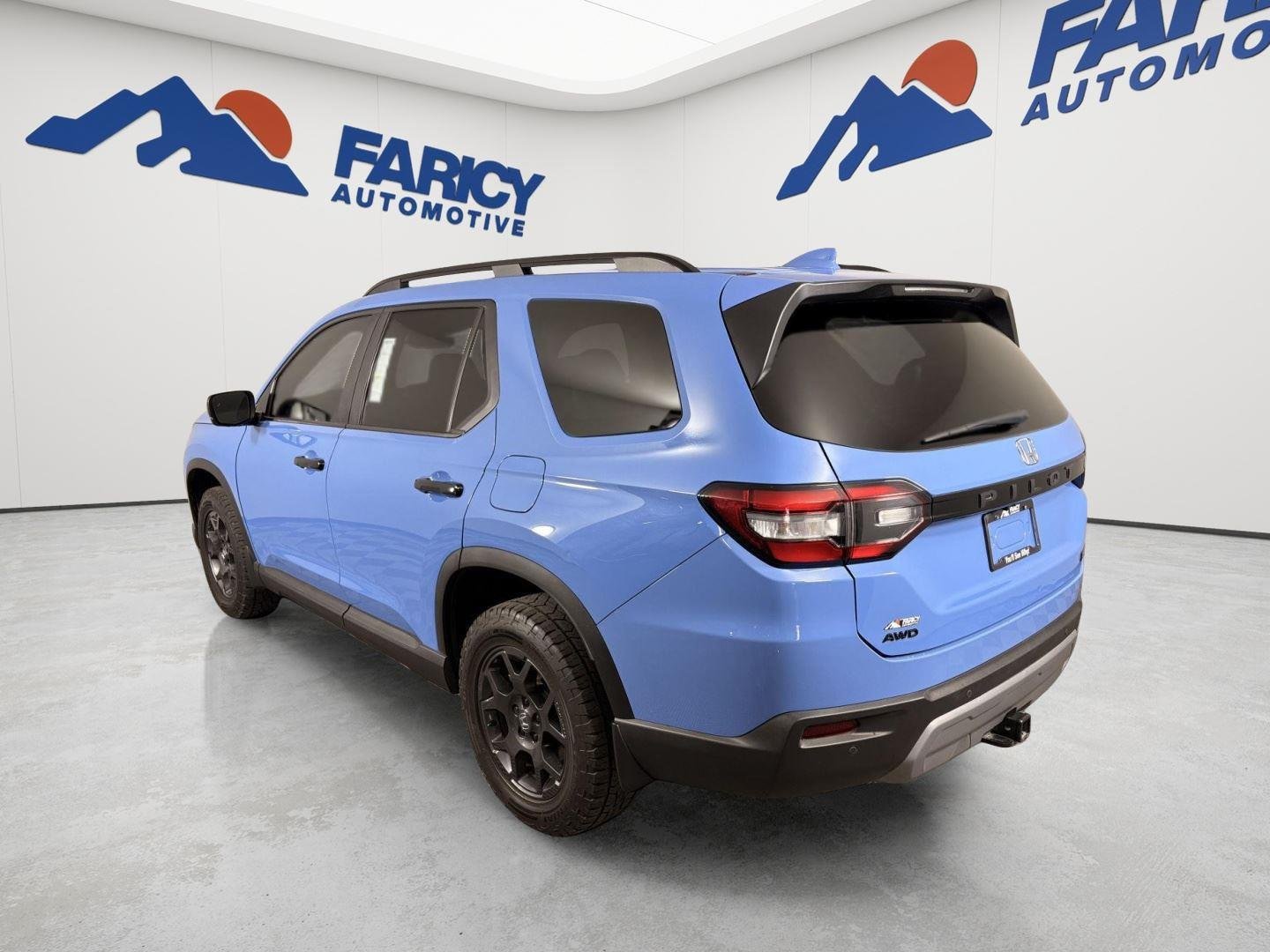 Used 2024 Diffused Sky Blue Pearl Honda TrailSport image 3