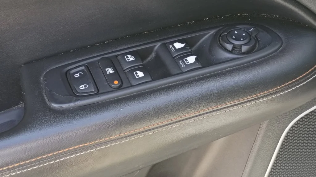 Used 2021 White Jeep Latitude image 20