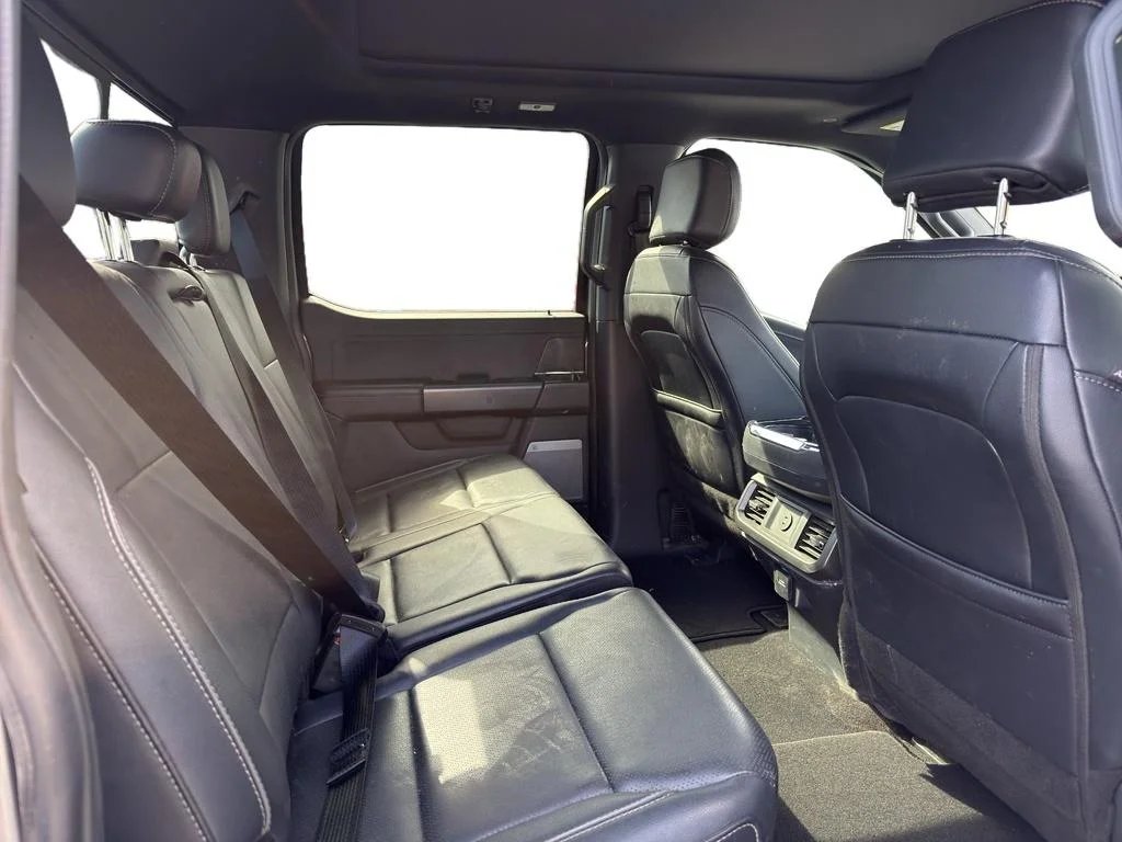 Used 2025 Gray Metallic Ford LARIAT image 7