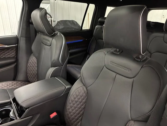 New 2026 Velvet Red Pearl-Coat Exterior Paint Jeep Summit image 7