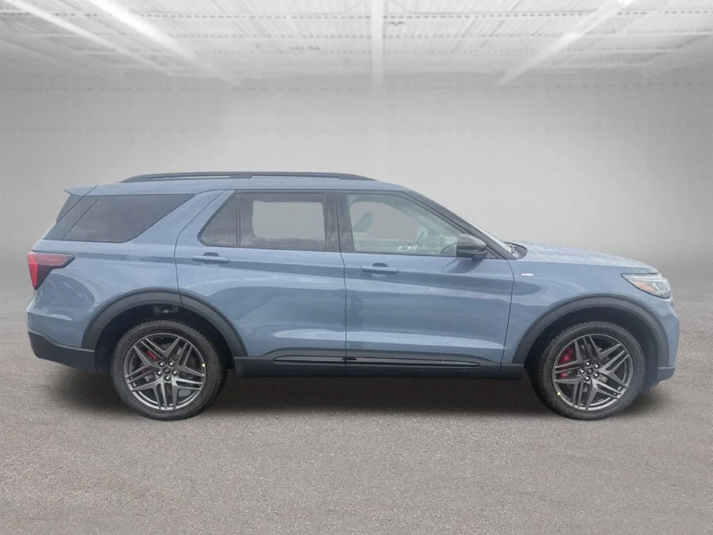 New 2026 Blue Ford ST-Line image 2