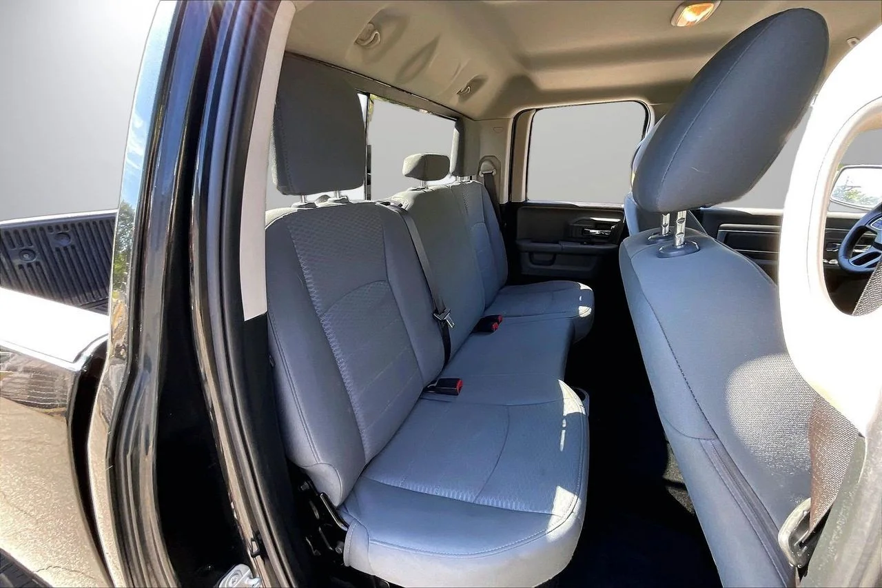 Certified Used 2018 Black Ram SLT image 23