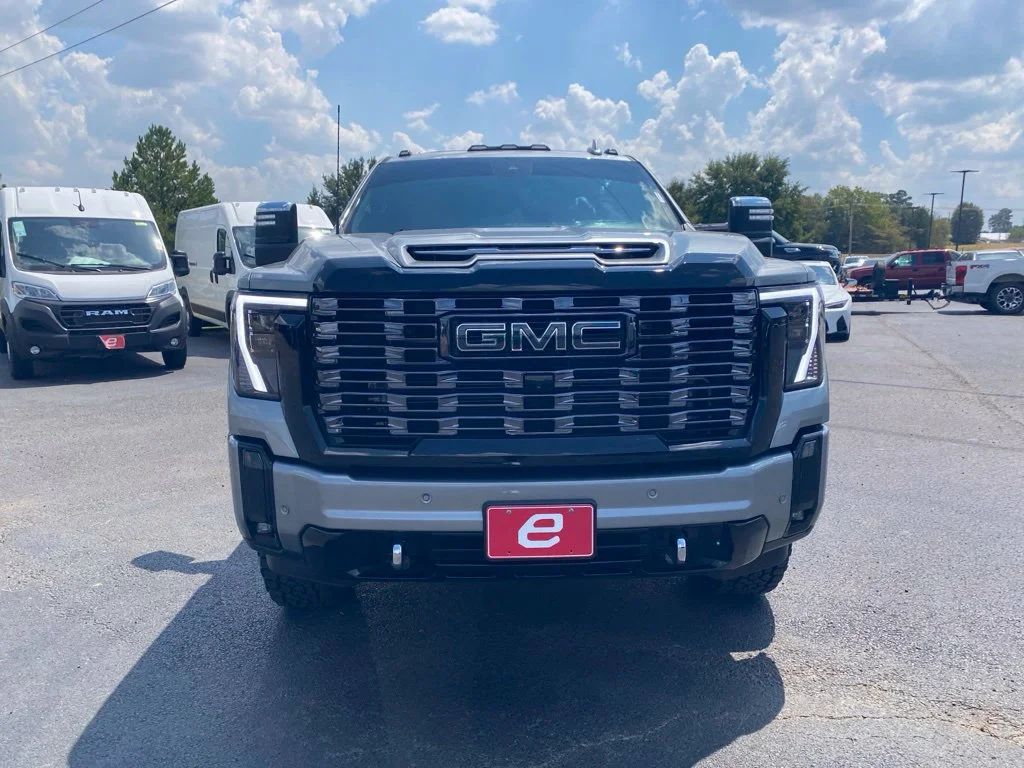 Used 2025 Silver GMC Denali Ultimate image 2