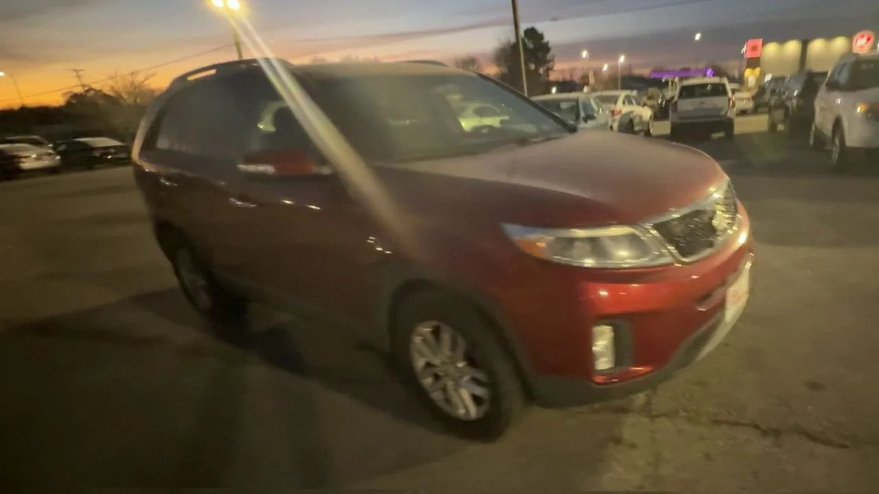 Used 2014 Red Kia LX image 7
