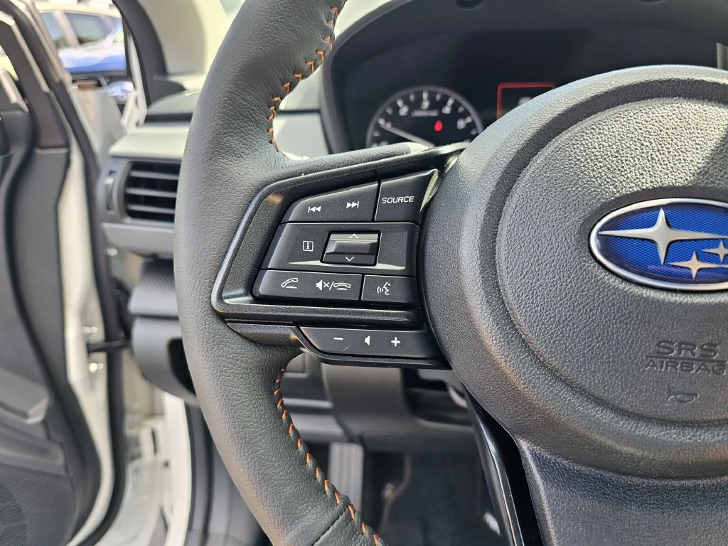 New 2027 CRYSTAL WHITE PEARL Subaru Limited image 25
