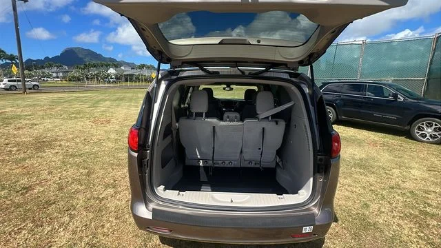 Used 2017 Silver Chrysler Touring image 10