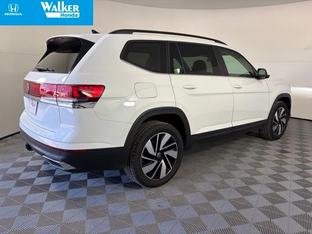 Used 2025 Pure White Volkswagen 2.0T SE w/Technology image 8